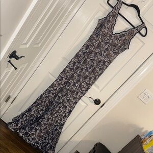 Elegant Lace Evening Gown